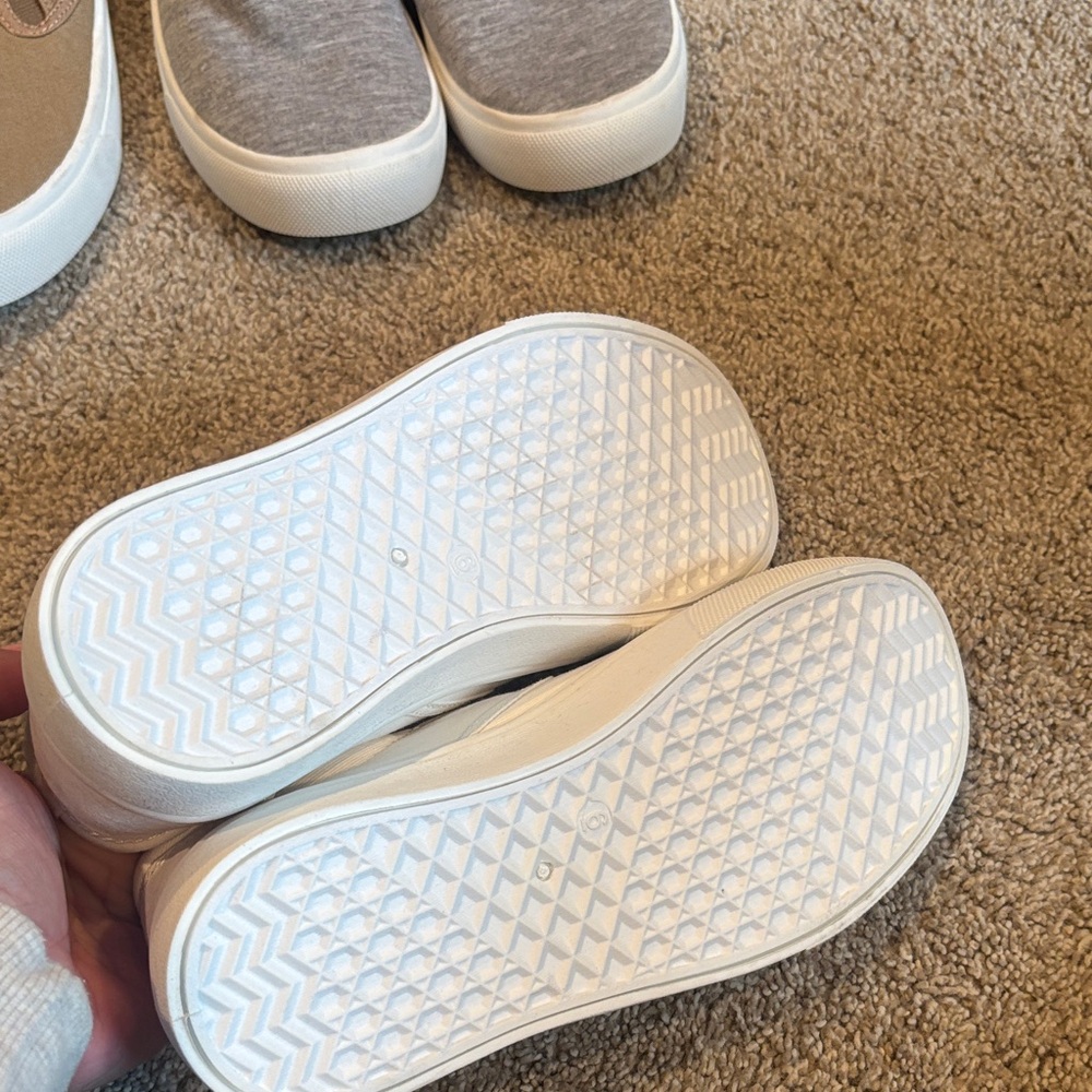 Maurice’s slip ons - Picture 10 of 15